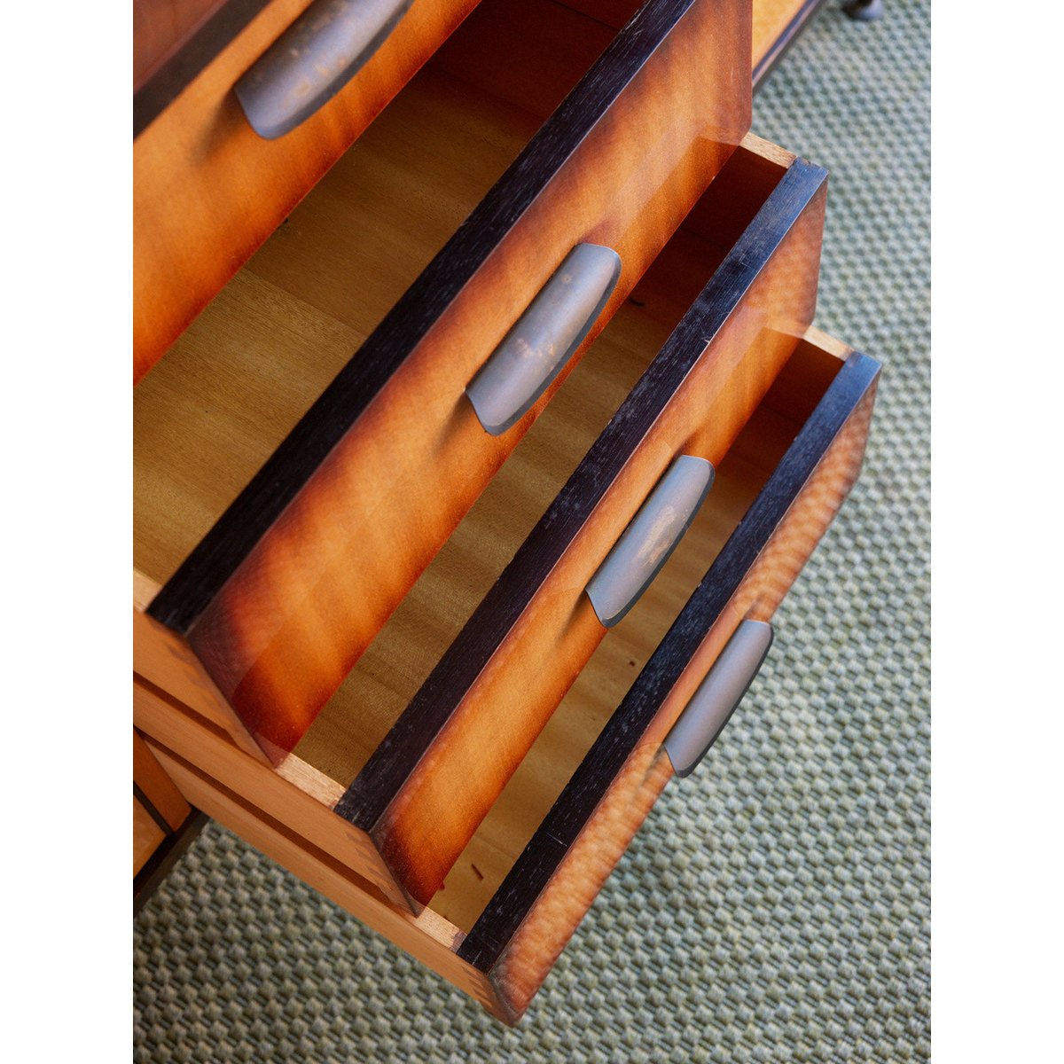 Enfilade française en bois verni Margaret N°772 - Bon état bois clair, DEBONGOUT