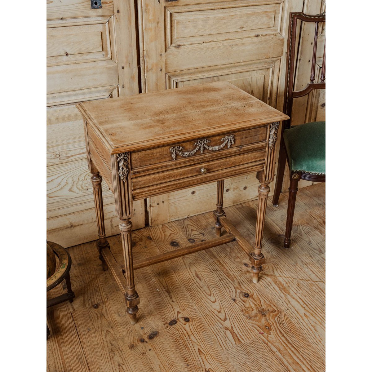 Coiffeuse en bois Louise N°295 - Bon état bois clair, DEBONGOUT