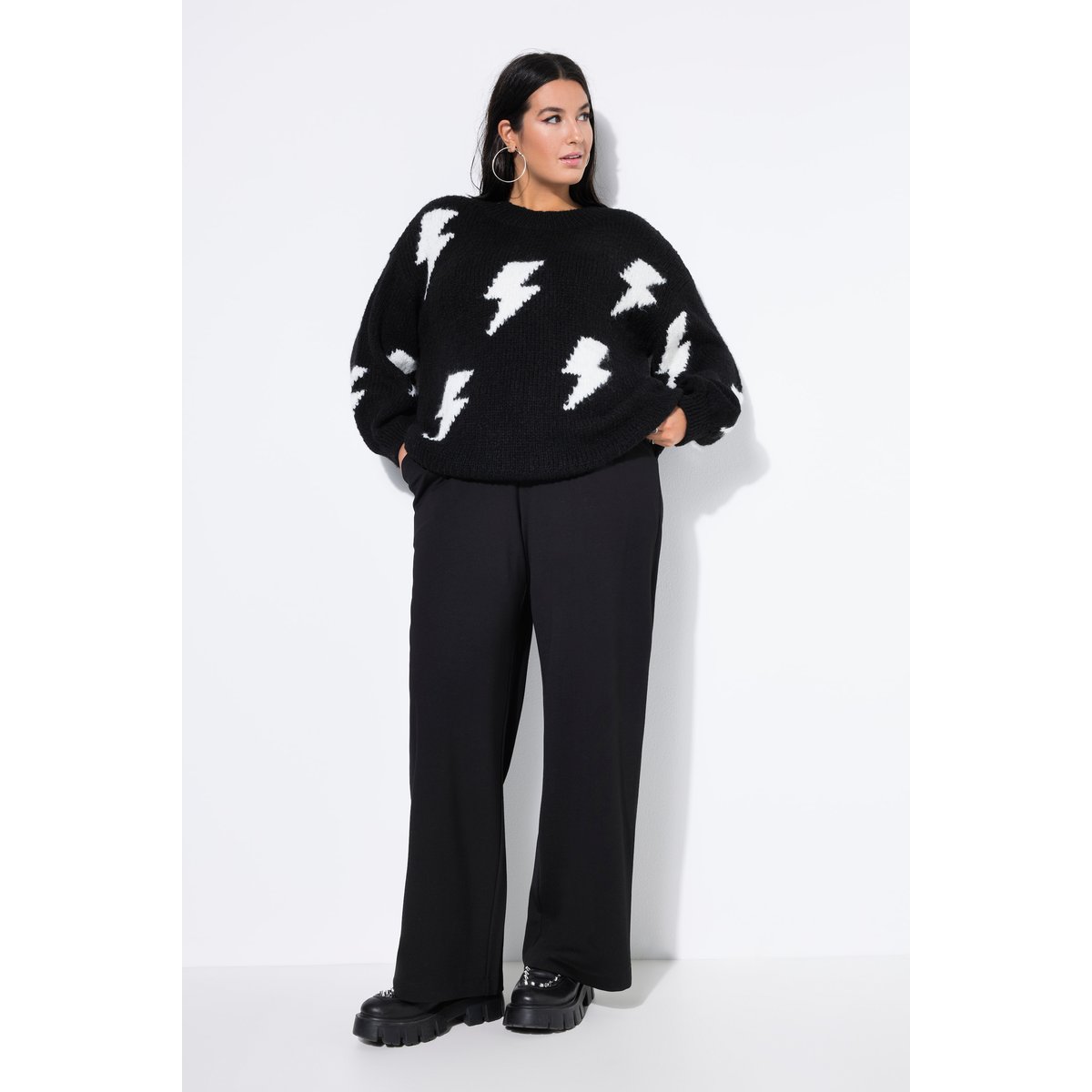 Pull oversize à maille épaisse, motif éclairs noir, STUDIO UNTOLD