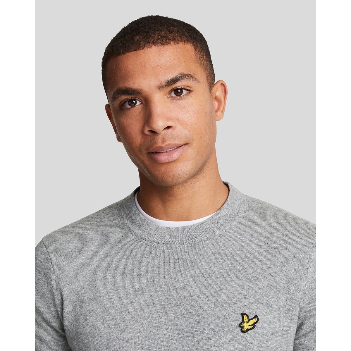 Pull en coton mérinos col rond gris moyen chiné, LYLE & SCOTT