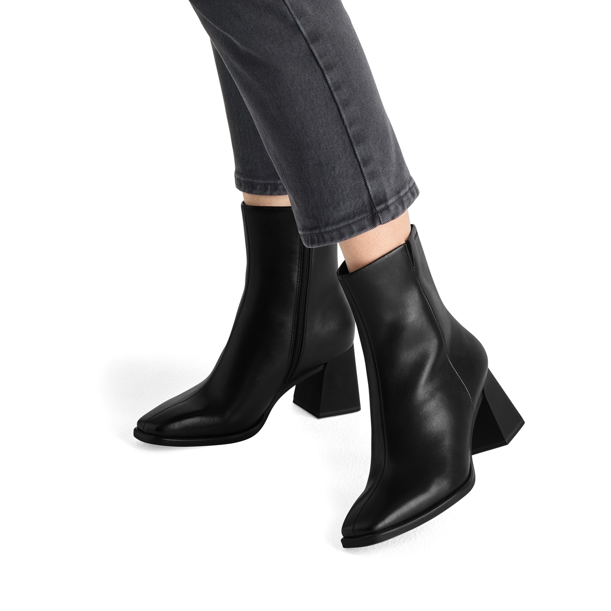 Bottine en cuir noir cuir, TAMARIS