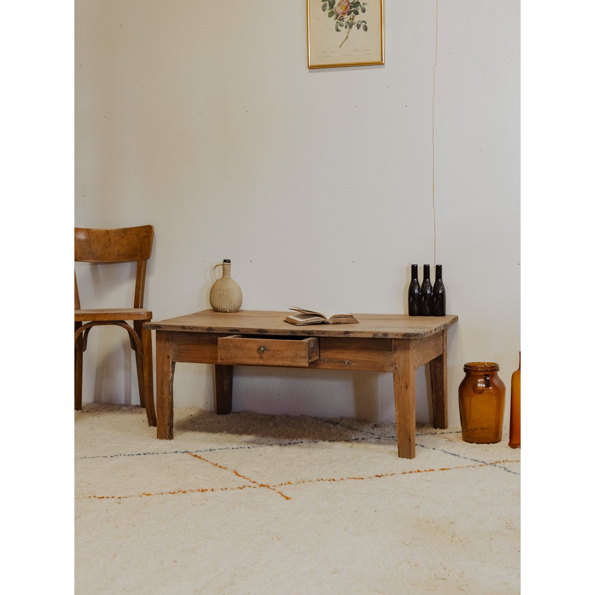 Table basse en noyer Léonie N°897 - Bon état bois clair, DEBONGOUT