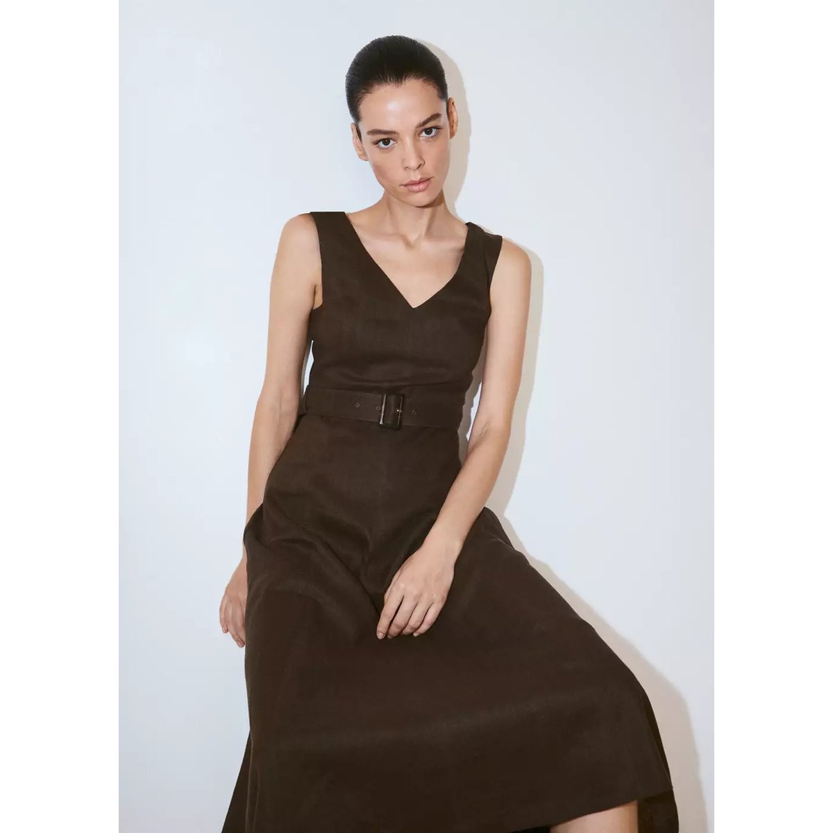 Robe midi en lin avec ceinture chocolat, MANGO