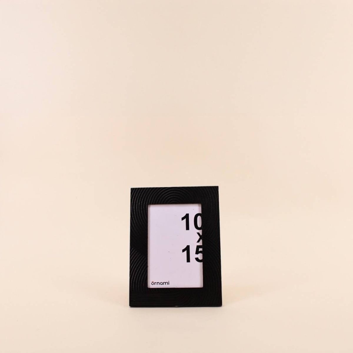 Cadre photo 10x15cm en bois gravé noir, ORNAMI