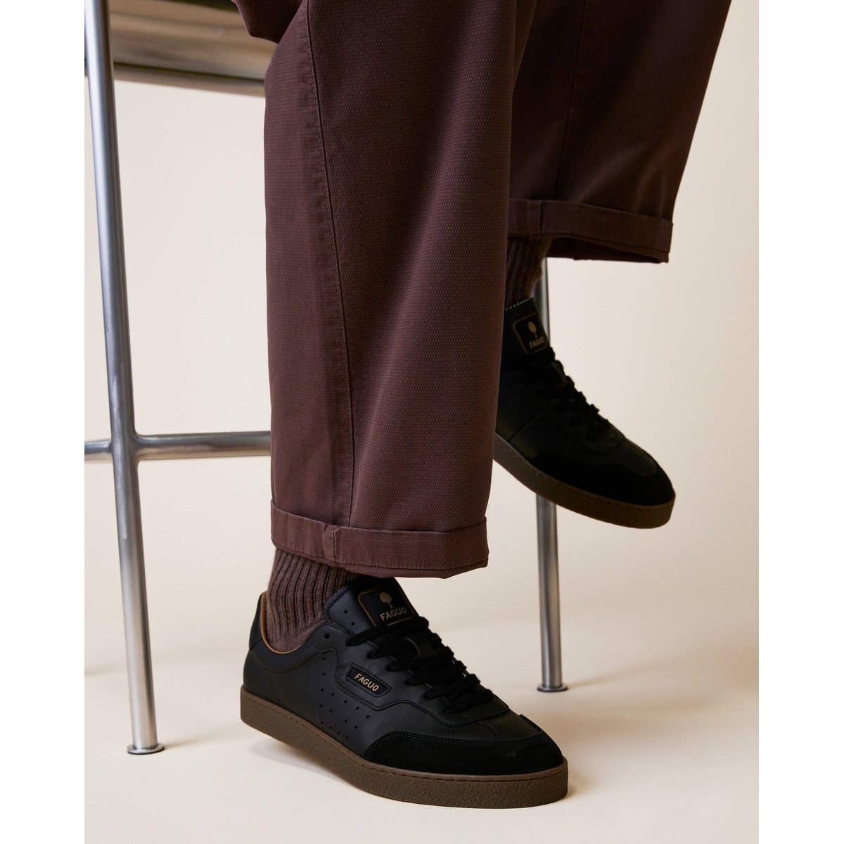 Baskets basses en cuir noir, FAGUO