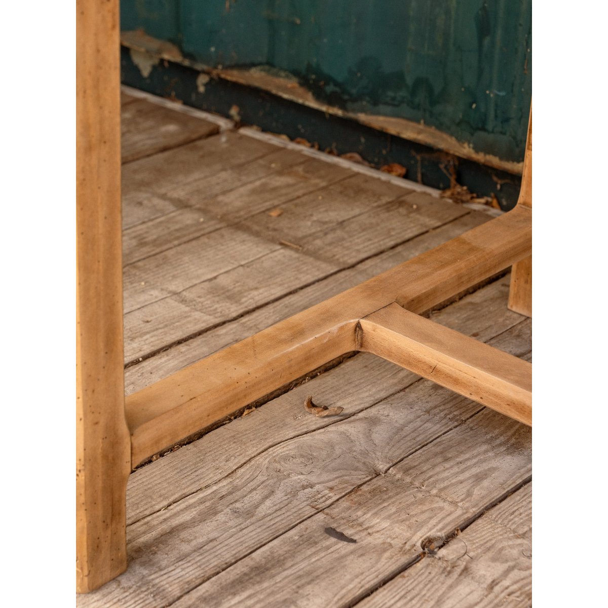 Table à manger en bois pour 6 convives Romy N°1461 - Bon état bois clair, DEBONGOUT