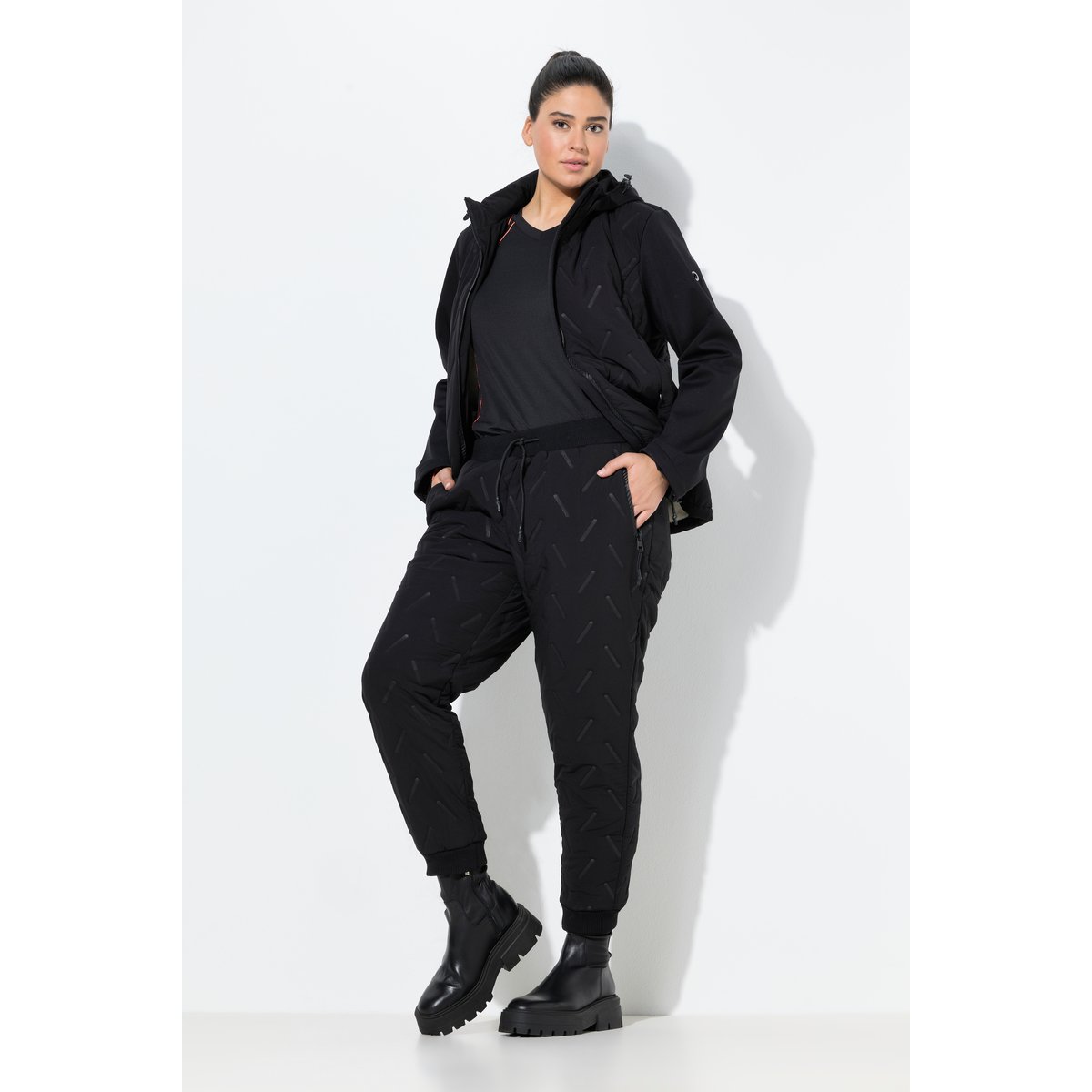 Jogging technique à poches zippées et bord noir, ULLA POPKEN