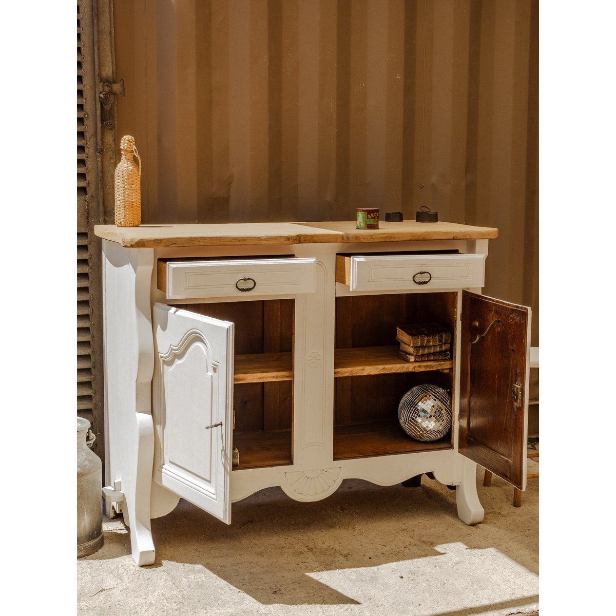 Buffet en bois blanc Gilbert N°1685 - Bon état bois clair, DEBONGOUT