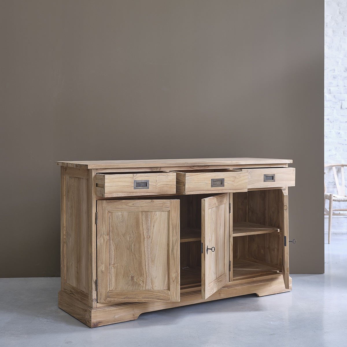 Commode en teck massif 150 cm 3 portes 3 tiroirs BOSTON naturel, BERAH GETAH