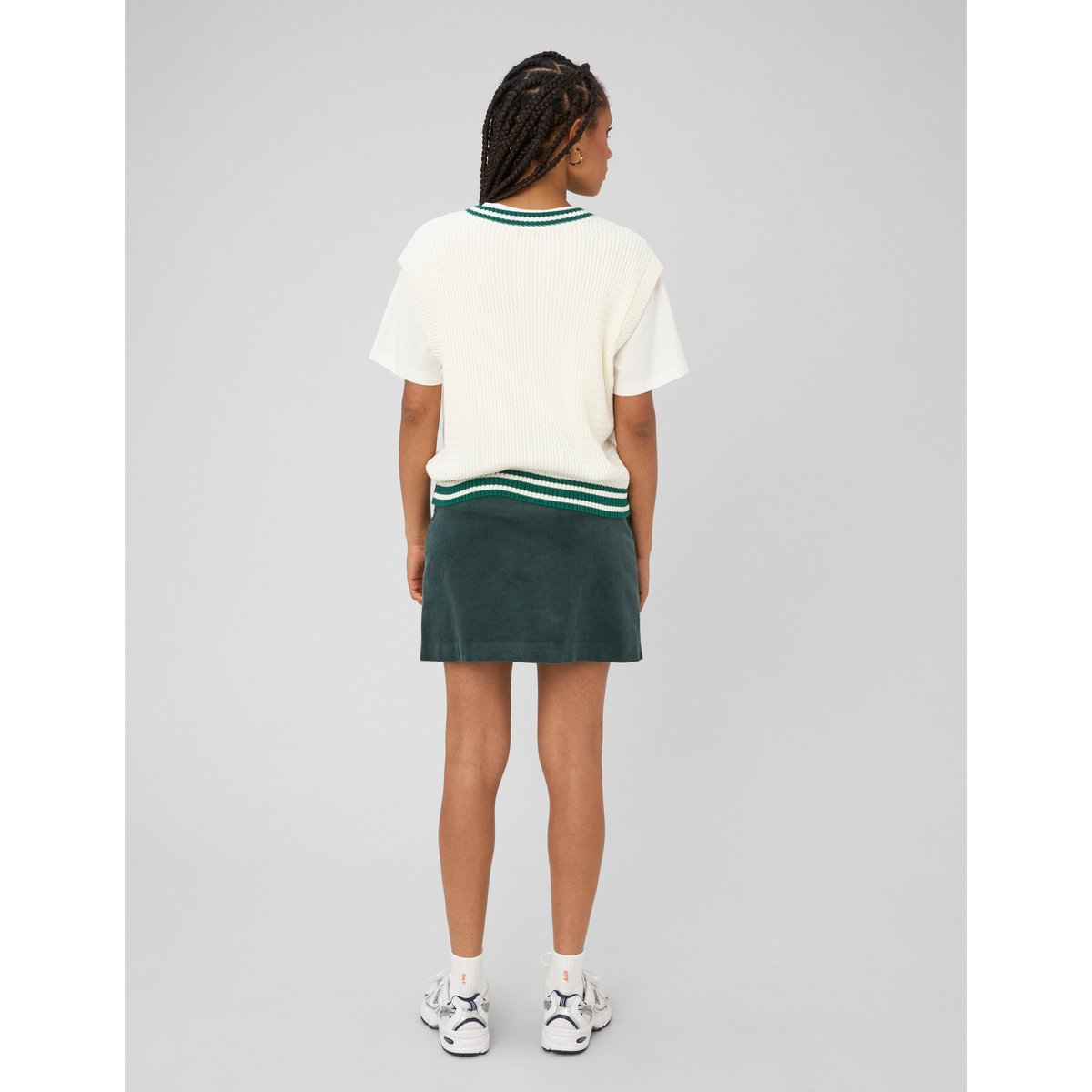 Jupe boutonnée en velours vert sapin, BZB