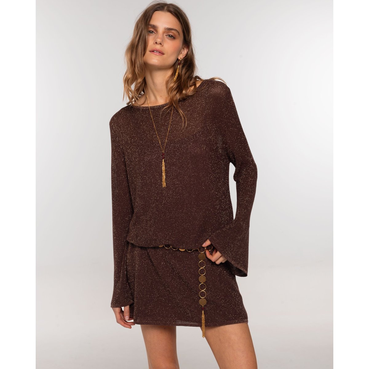 Robe courte en maille avec effet brillant et coupe évasée brune, THE-ARE