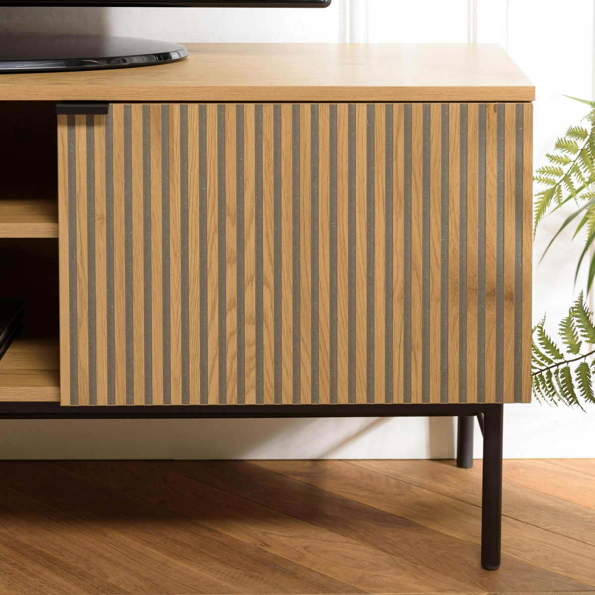 Meuble TV 2 portes 2 niches décor effet bois rainuré noir/naturel OLETTA bois naturel, PIER IMPORT