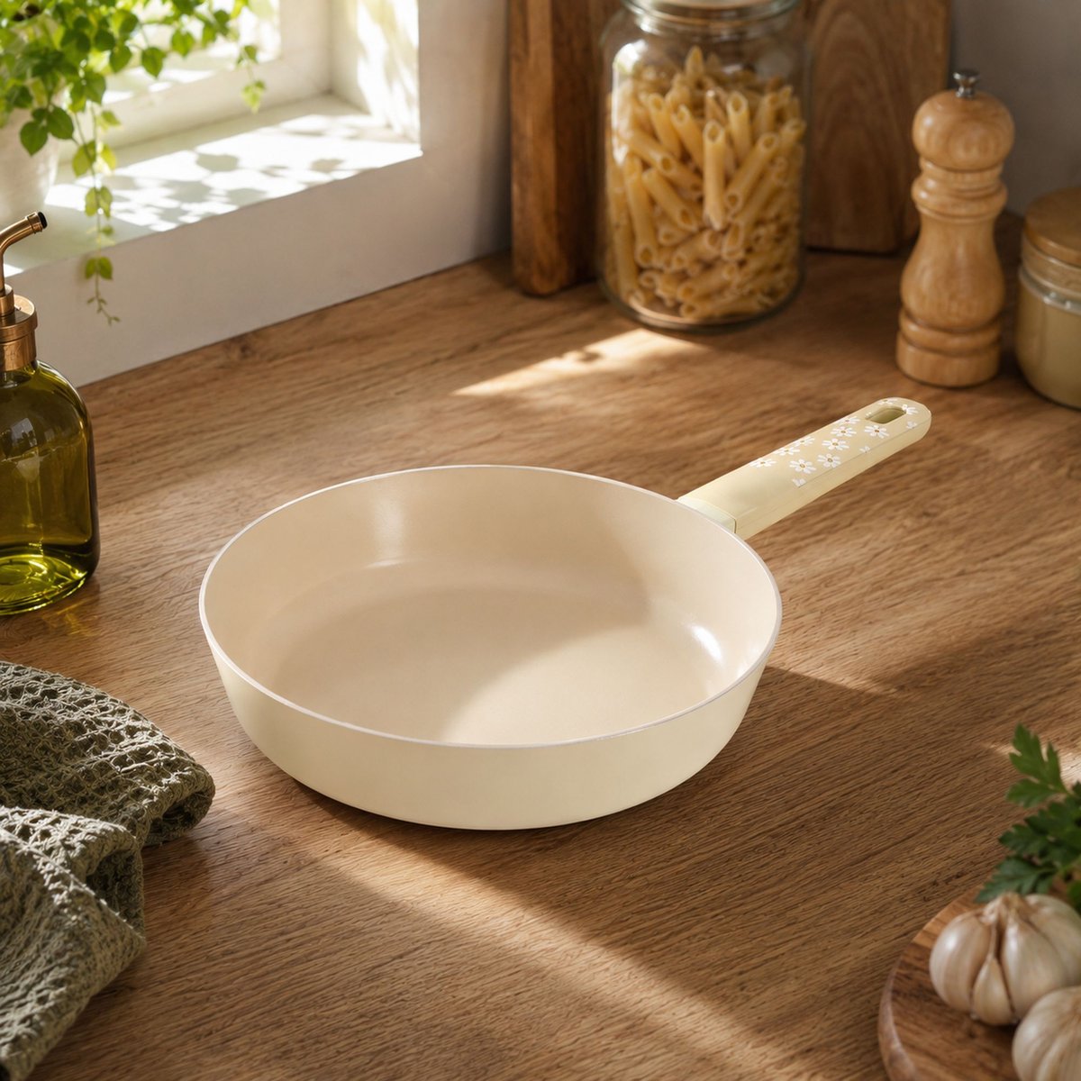 Poêle 20cm en aluminium, MARGUERITE beige, MENASTYL