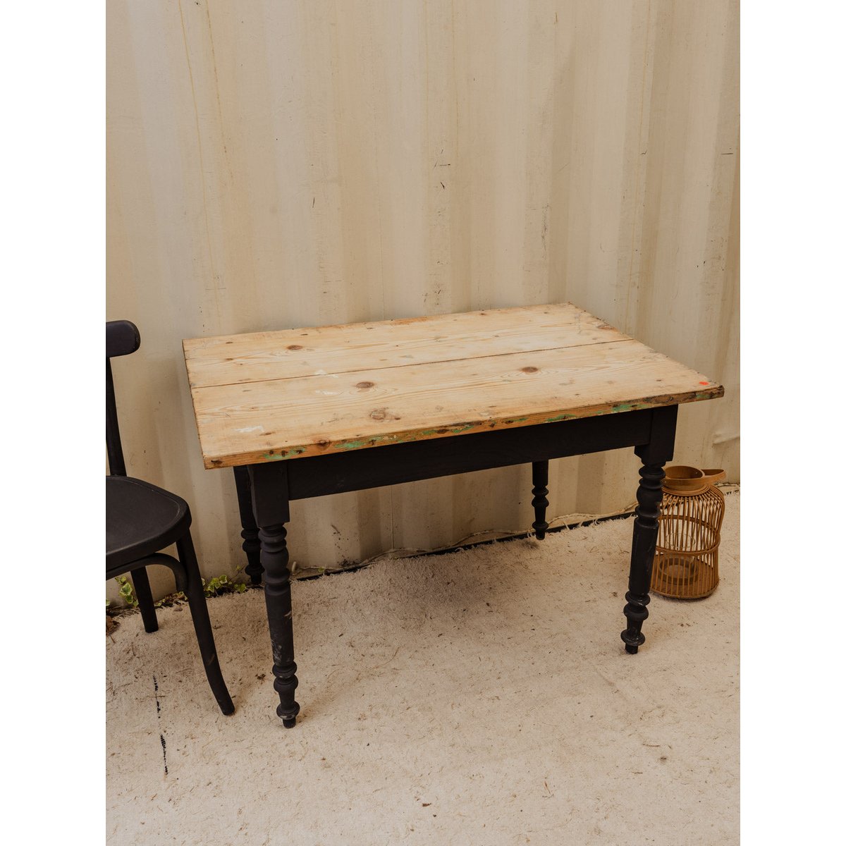 Bureau en bois noir Edouard N°1054 - Bon état bois clair, DEBONGOUT