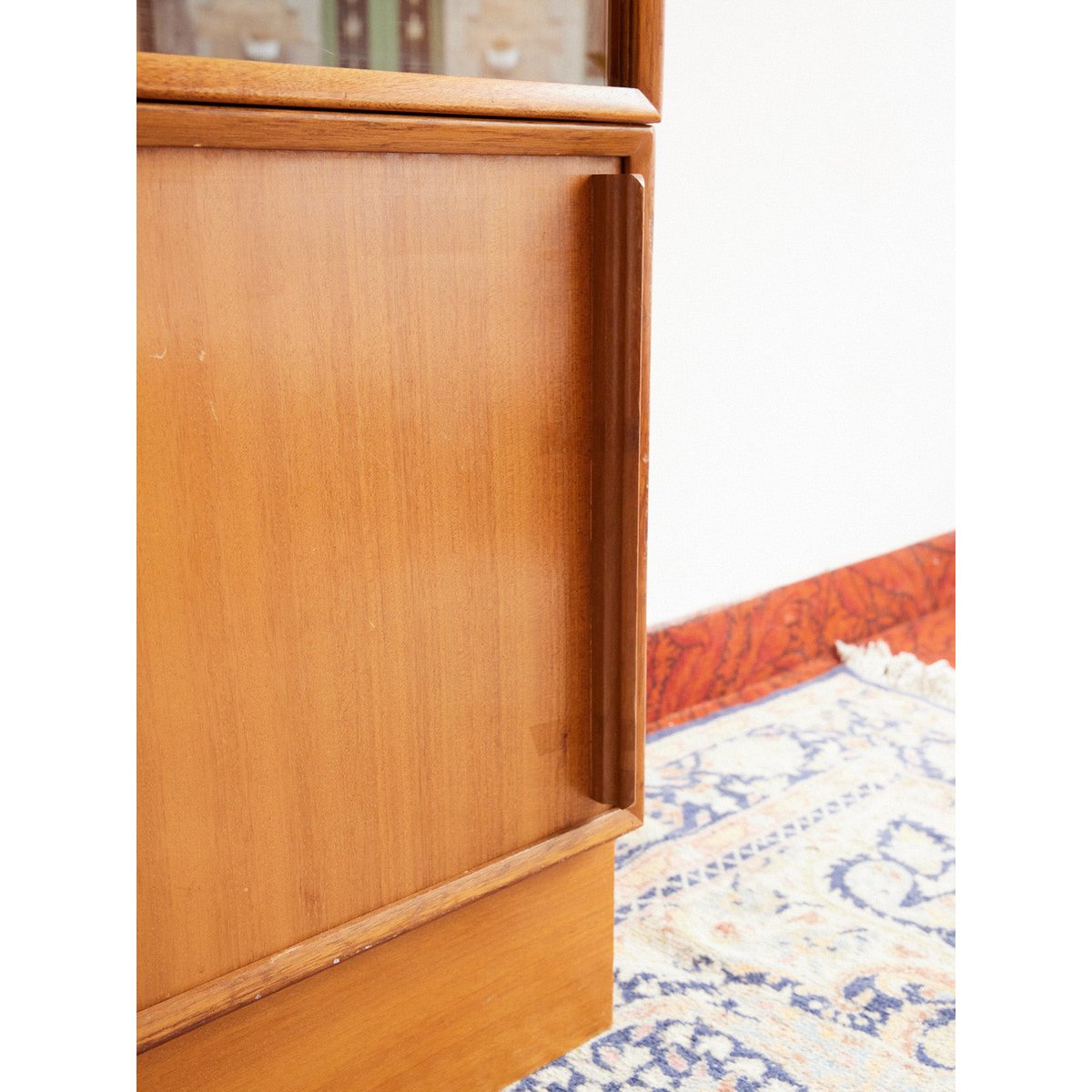 Vitrine en bois Victoria N°1360 - Bon état bois clair, DEBONGOUT