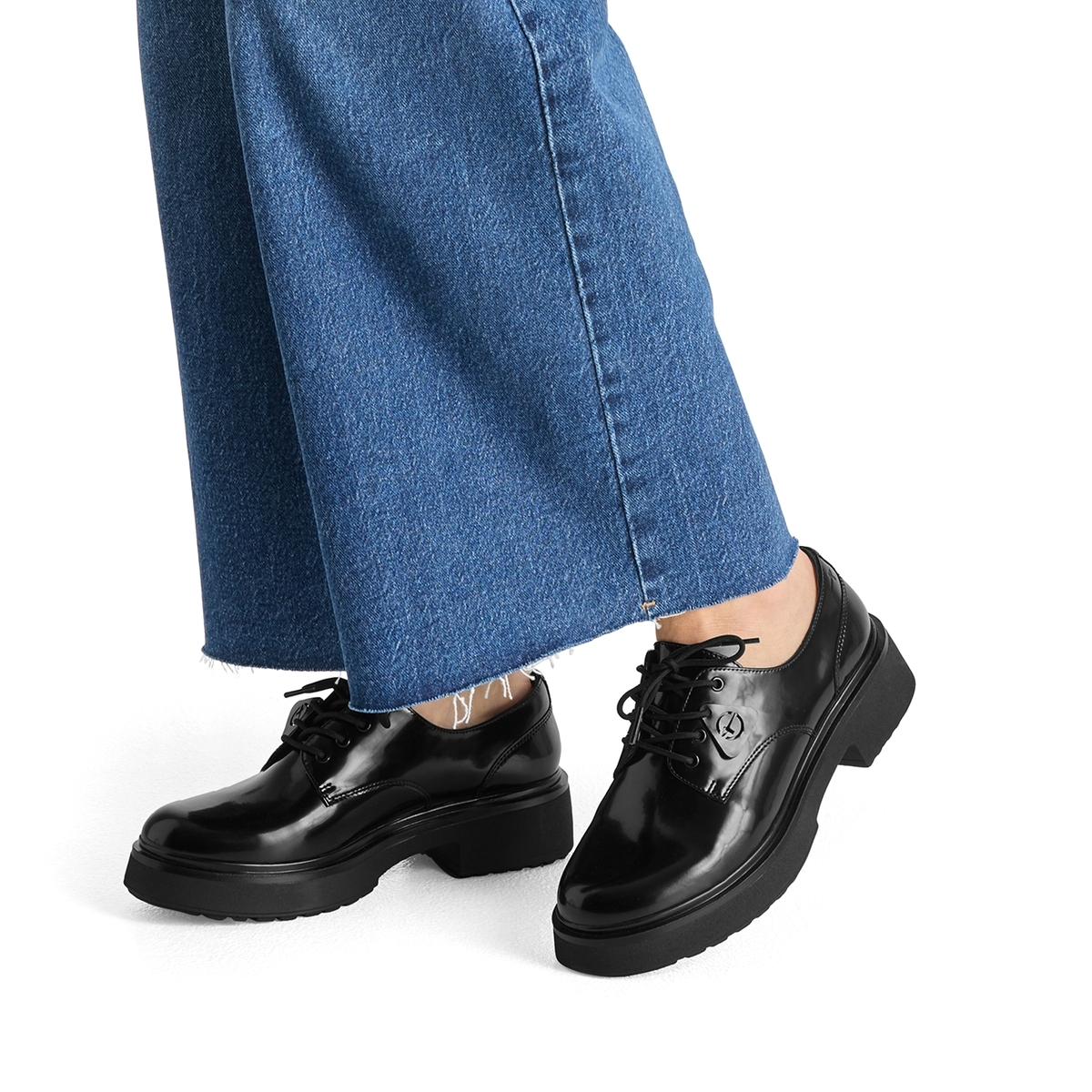 Derbies noir, TAMARIS