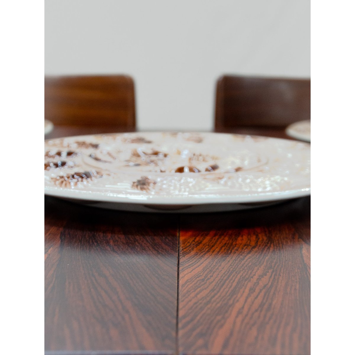 Table à manger en palissandre de Rio Karla N°1311 - Bon état bois foncé, DEBONGOUT