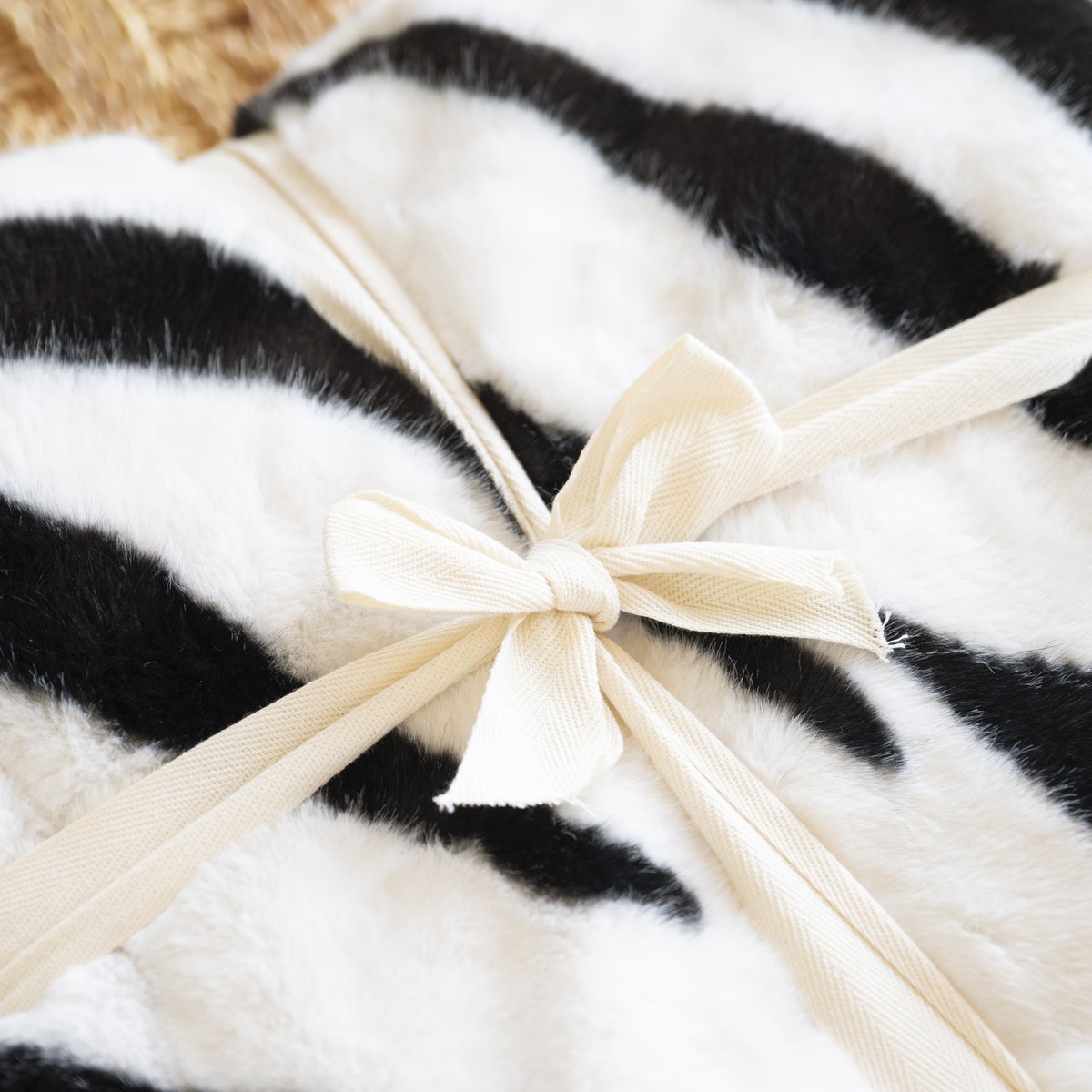 Plaid doux à motif zèbre avec dos en velours - QABANE noir, HOME MAISON