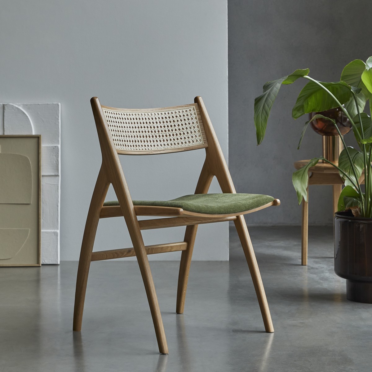 Chaise en Tissu massif, CLARA vert, TIKAMOON