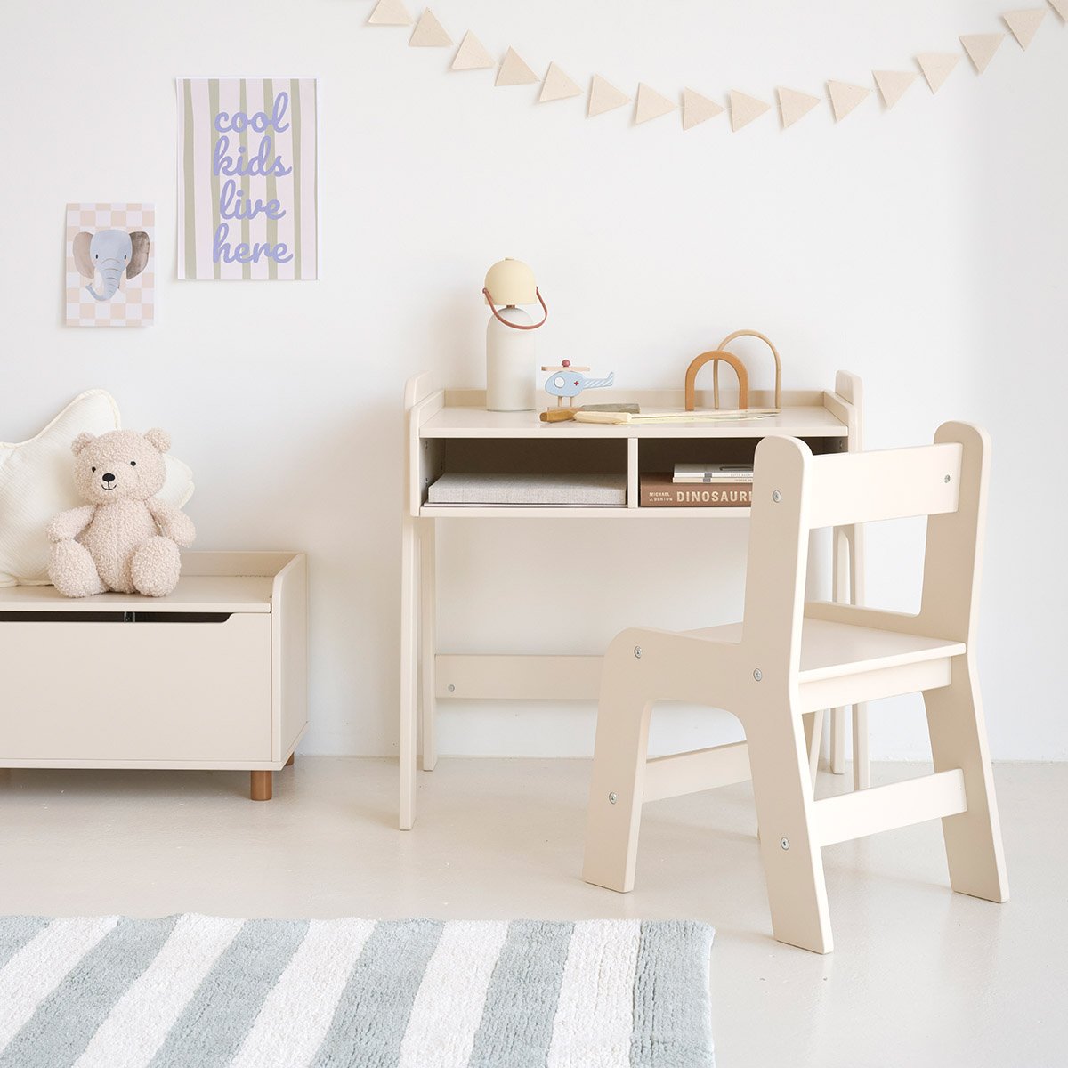 Bureau enfant et sa chaise «Lune» PA_LUNE beige, PETITE AMELIE
