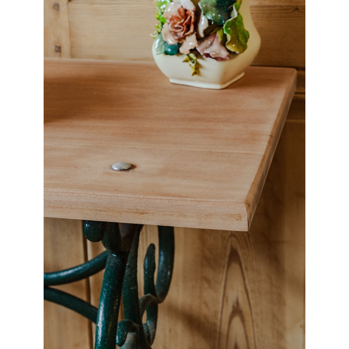 Table d'appoint en bois et fer vert Francine N°945 - Bon état vert, DEBONGOUT