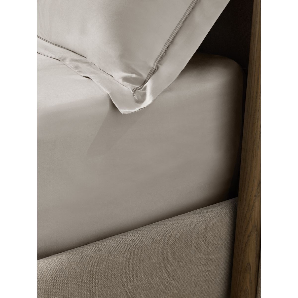Drap-housse extra profond en satin 600 fils gris argent, NEXT
