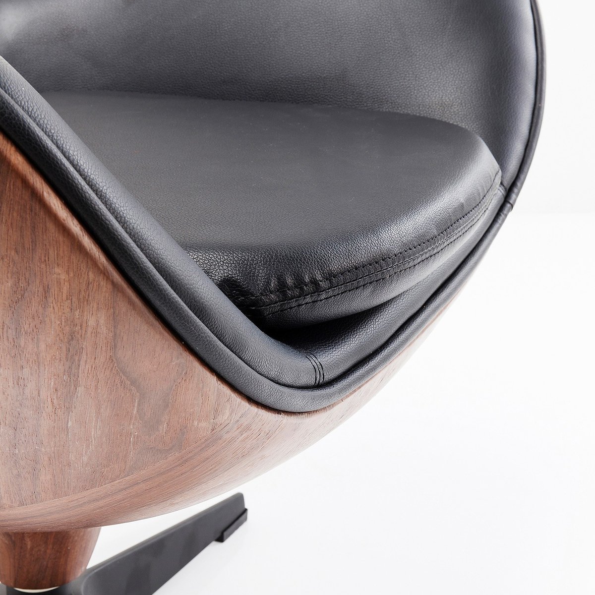 Fauteuil pivotant en simili et noyer, LOUNGE noir, KARE DESIGN