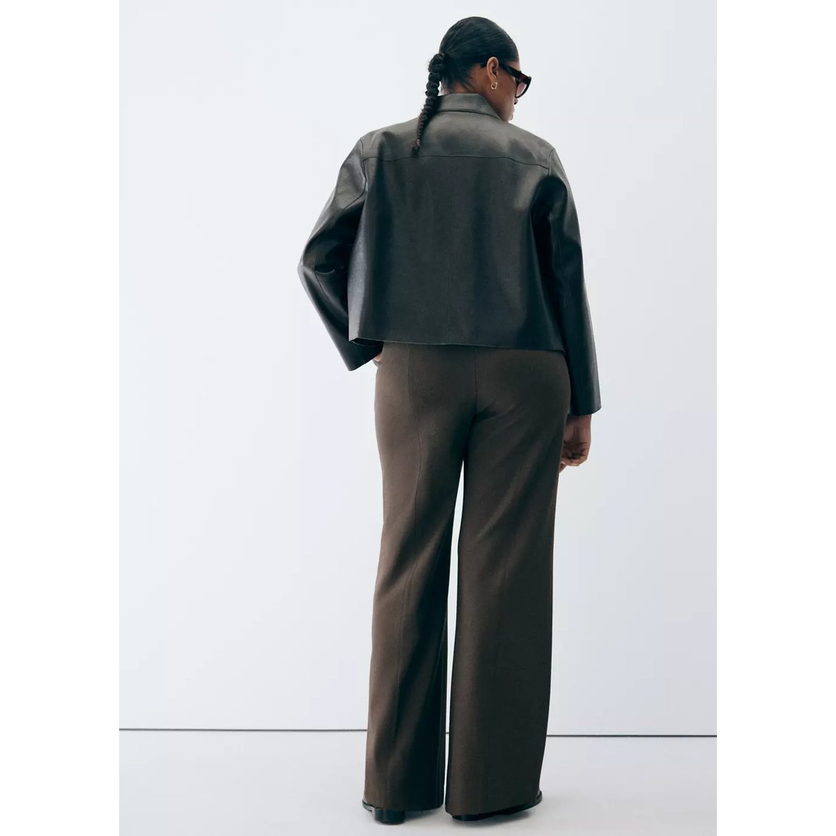 Pantalon flare coutures marron moyen, MANGO