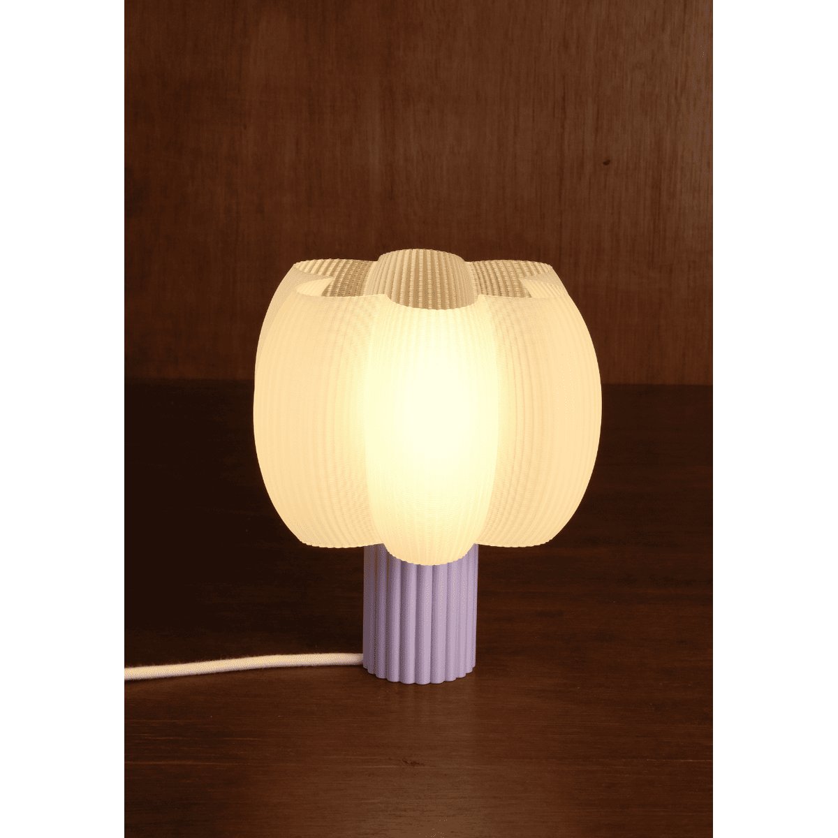 Lampe à poser FLUFFY lilas, BLEUU STUDIO