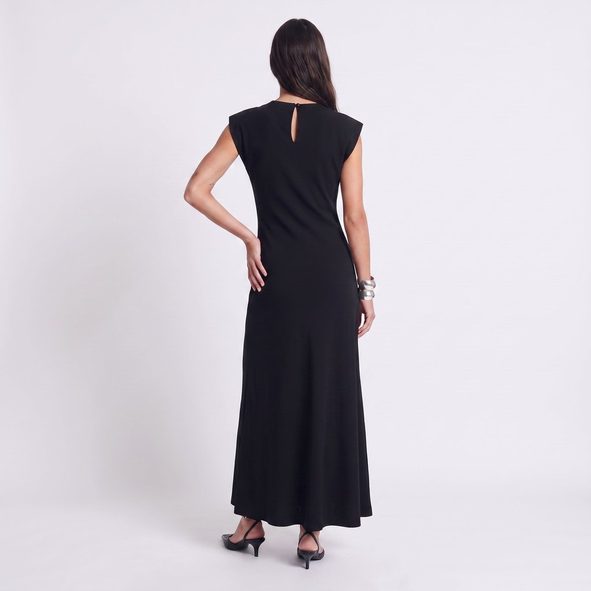 Robe femme longue sans manches épaules marquées dos ouvert ARERINE black, ARTLOVE