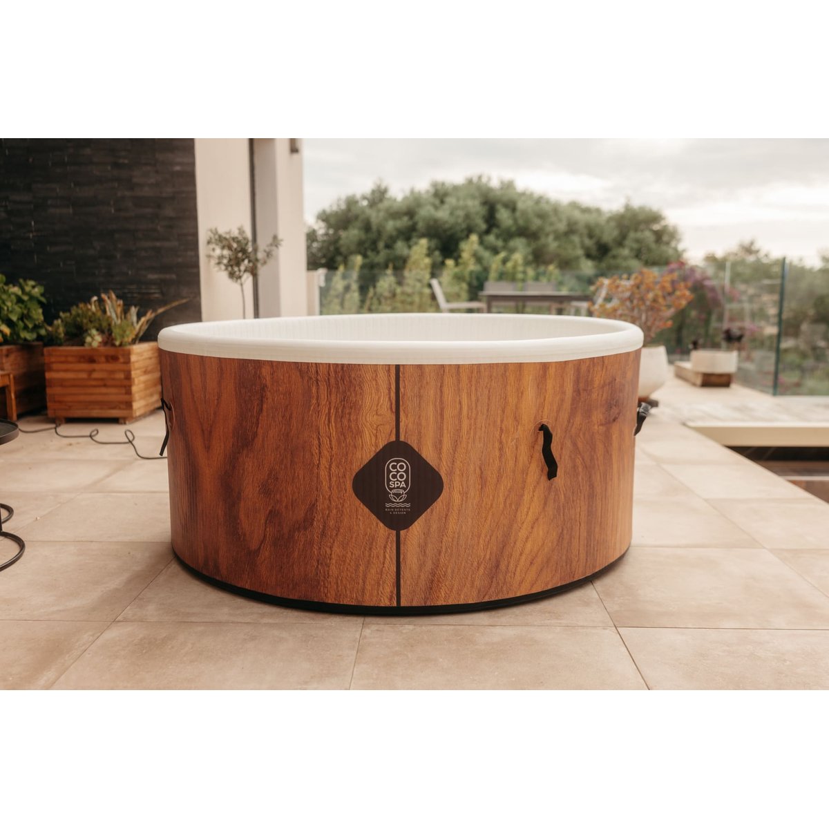 Spa gonflable chauffant & massant imitation bois couleur unique, COCO SPA