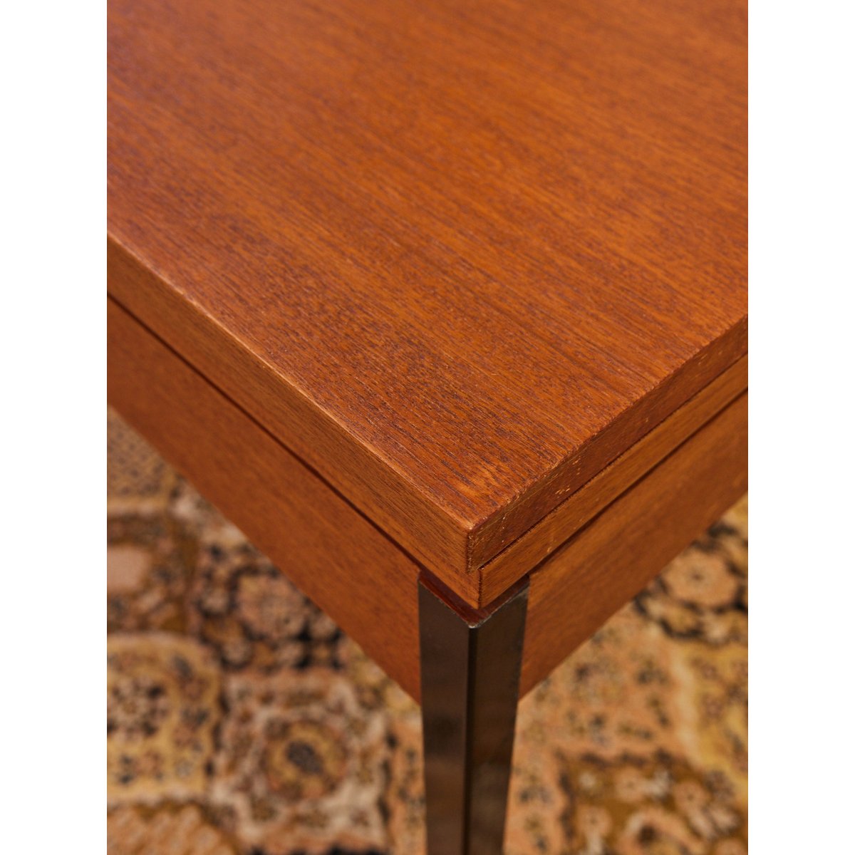 Table à manger vintage en bois Romy N°1508 - Bon état bois foncé, DEBONGOUT