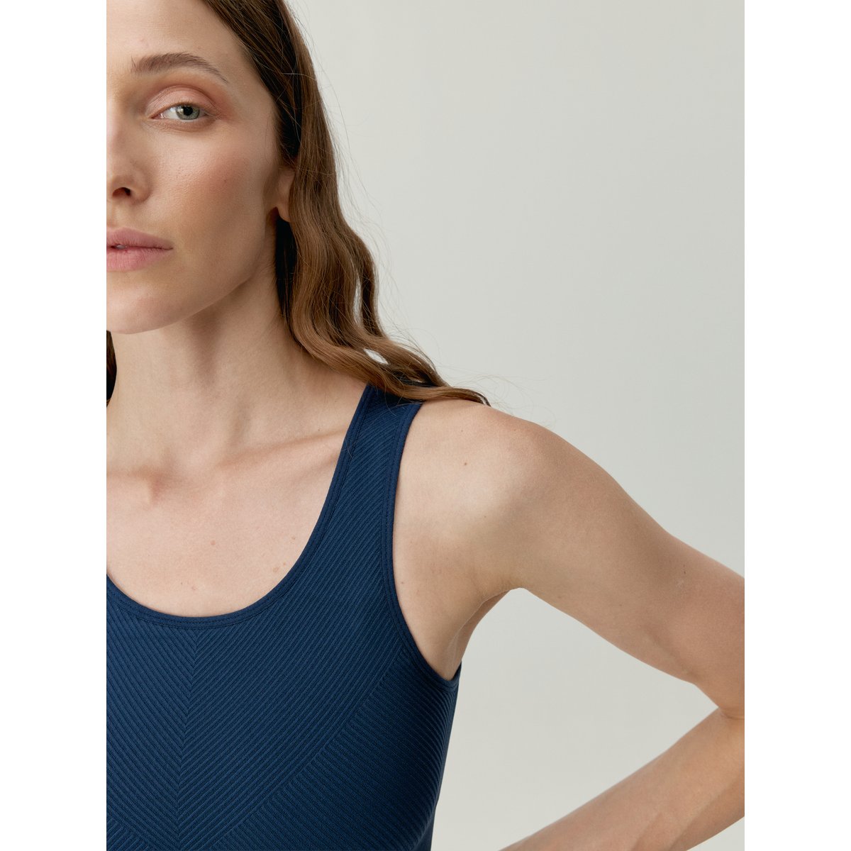 Brassière de sport femme Kitanda maintien moyen bretelles coussinets amovibles bleu marin, BORN