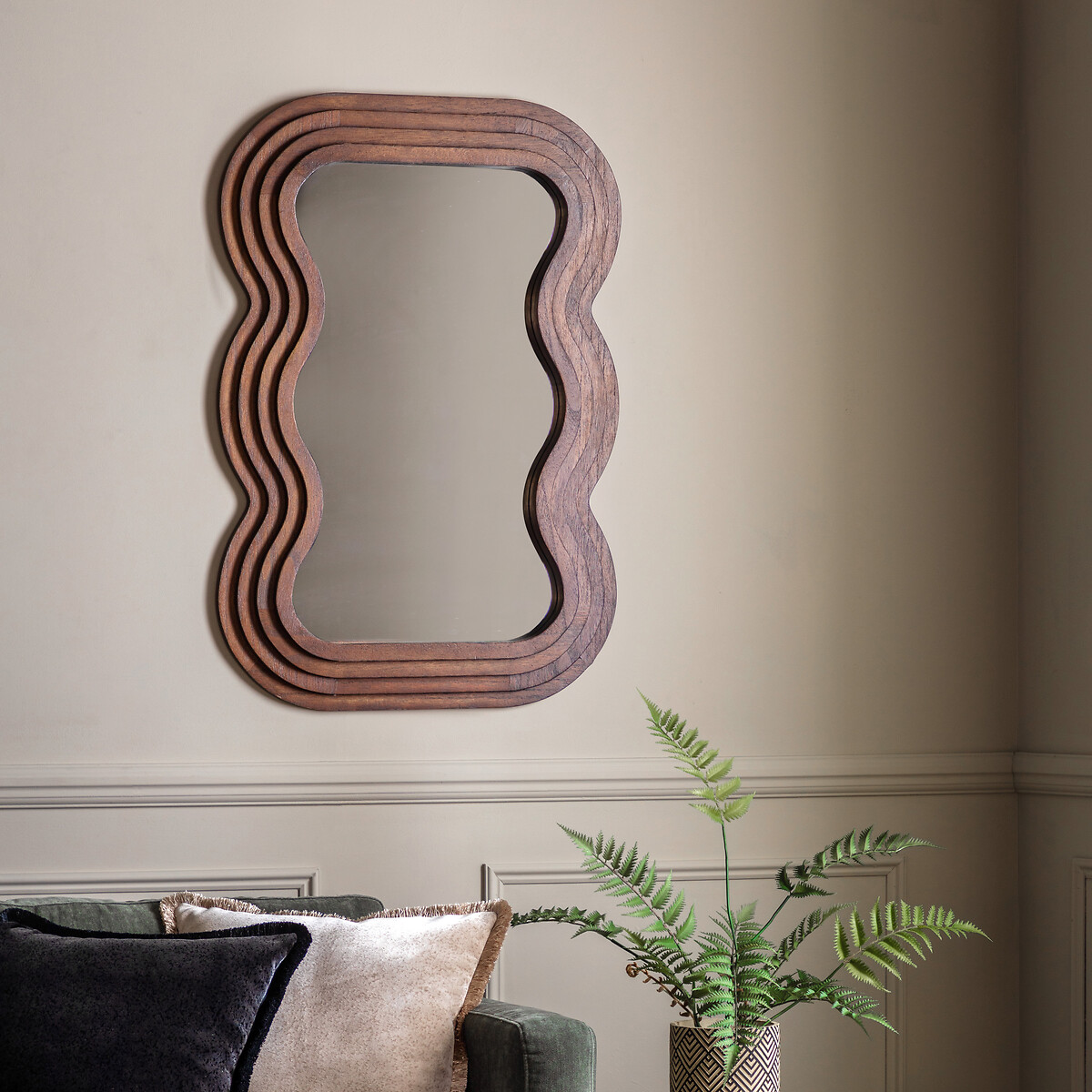 90cm Hensley Wavey Mirror in Mirror walnut, ÉDITÉ