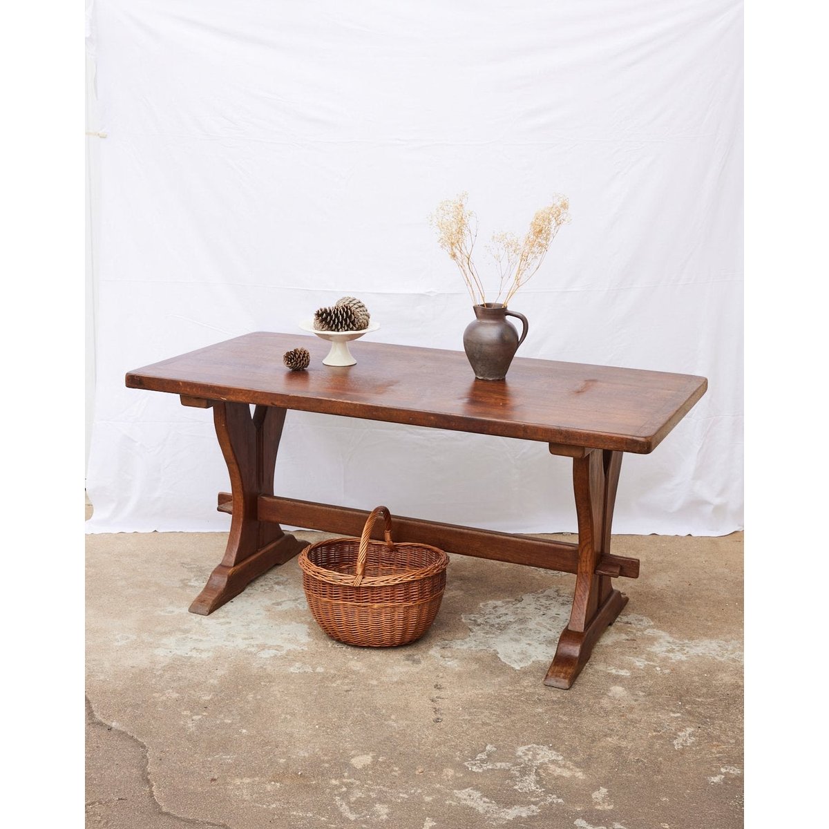 Table à manger en ébène massif Romy N°1448 - Bon état bois foncé, DEBONGOUT