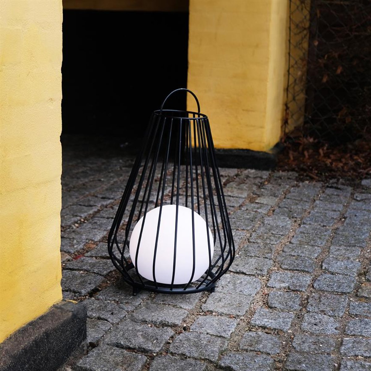 Lanterne solaire en métal EVESHAM noir, DYBERG LARSEN