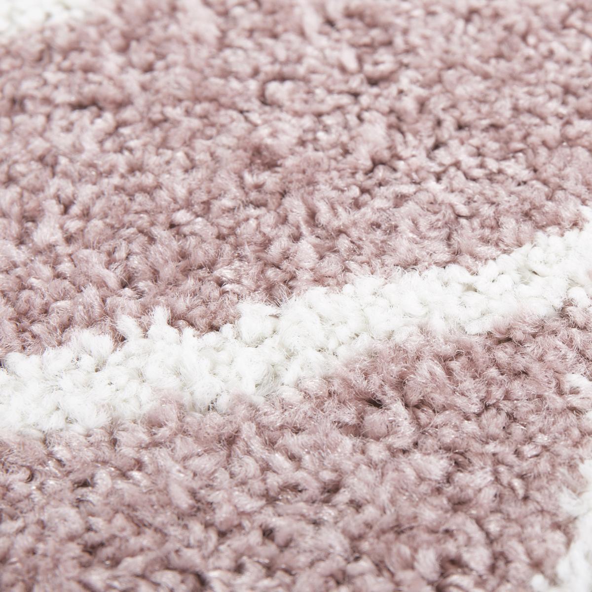 Tapis berbère tissé motif ethnic BALANIO rose, blanc, UN AMOUR DE TAPIS