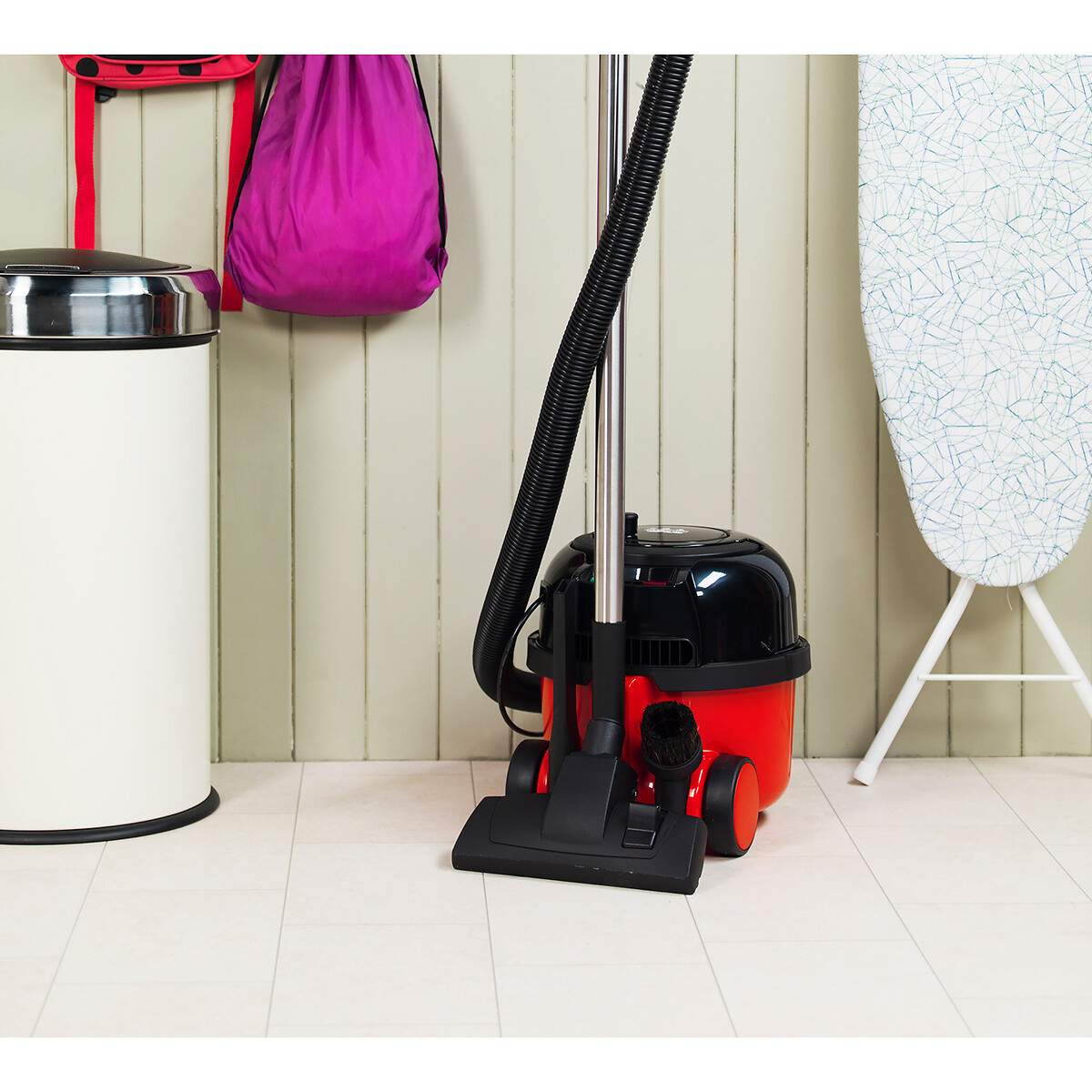 Henry Eco Compact Vacuum Cleaner - HVR160E red, NUMATIC INTERNATIONAL