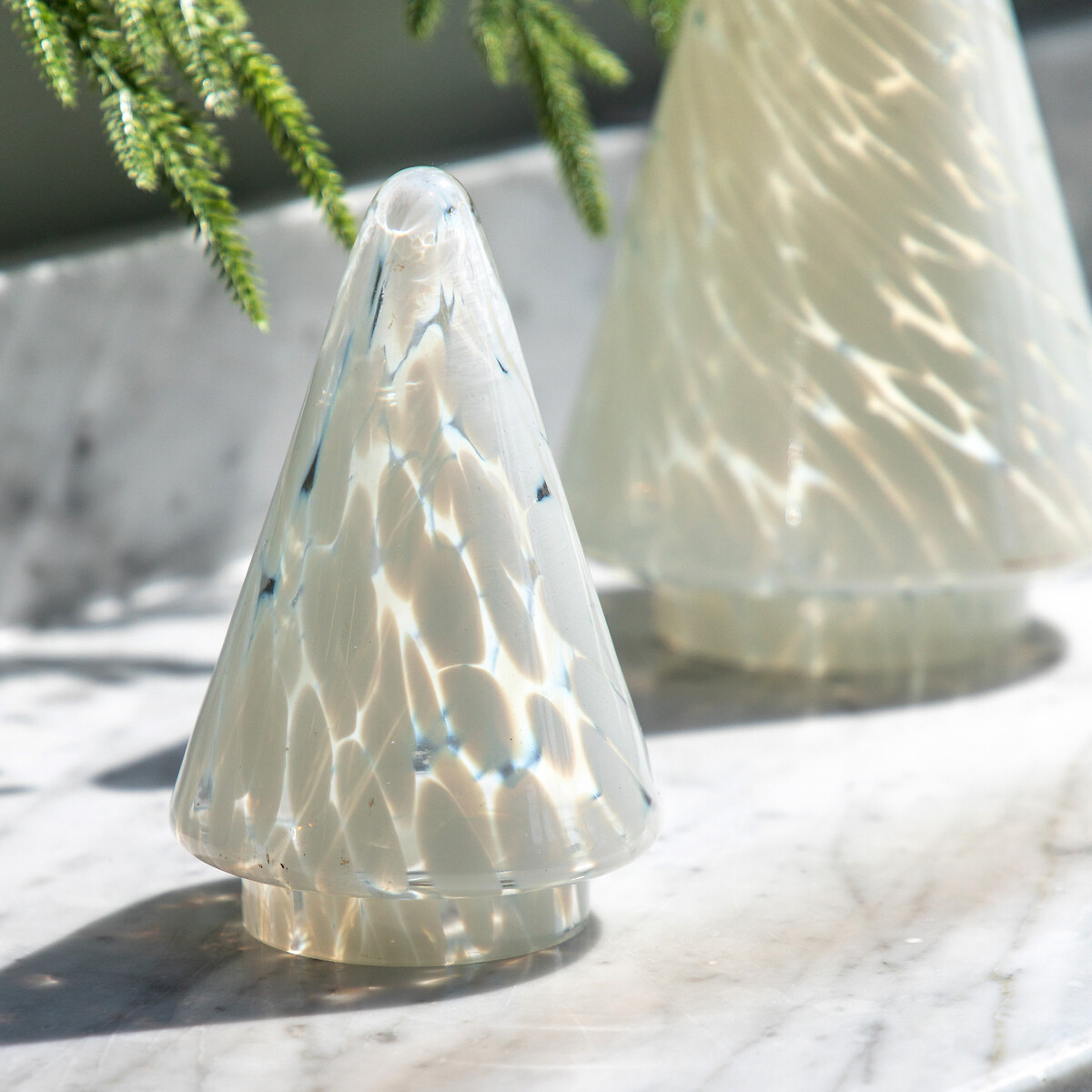 Small White Confetti Glass Tree Decoration white, SO'HOME