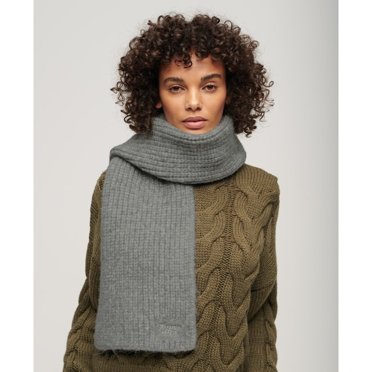 Écharpe en maille côtelée gris chiné, SUPERDRY