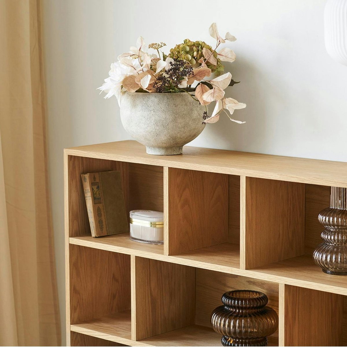 Cache-pot intérieur rond effet pierre naturelle grise H 19, 5 cm noir, PIER IMPORT