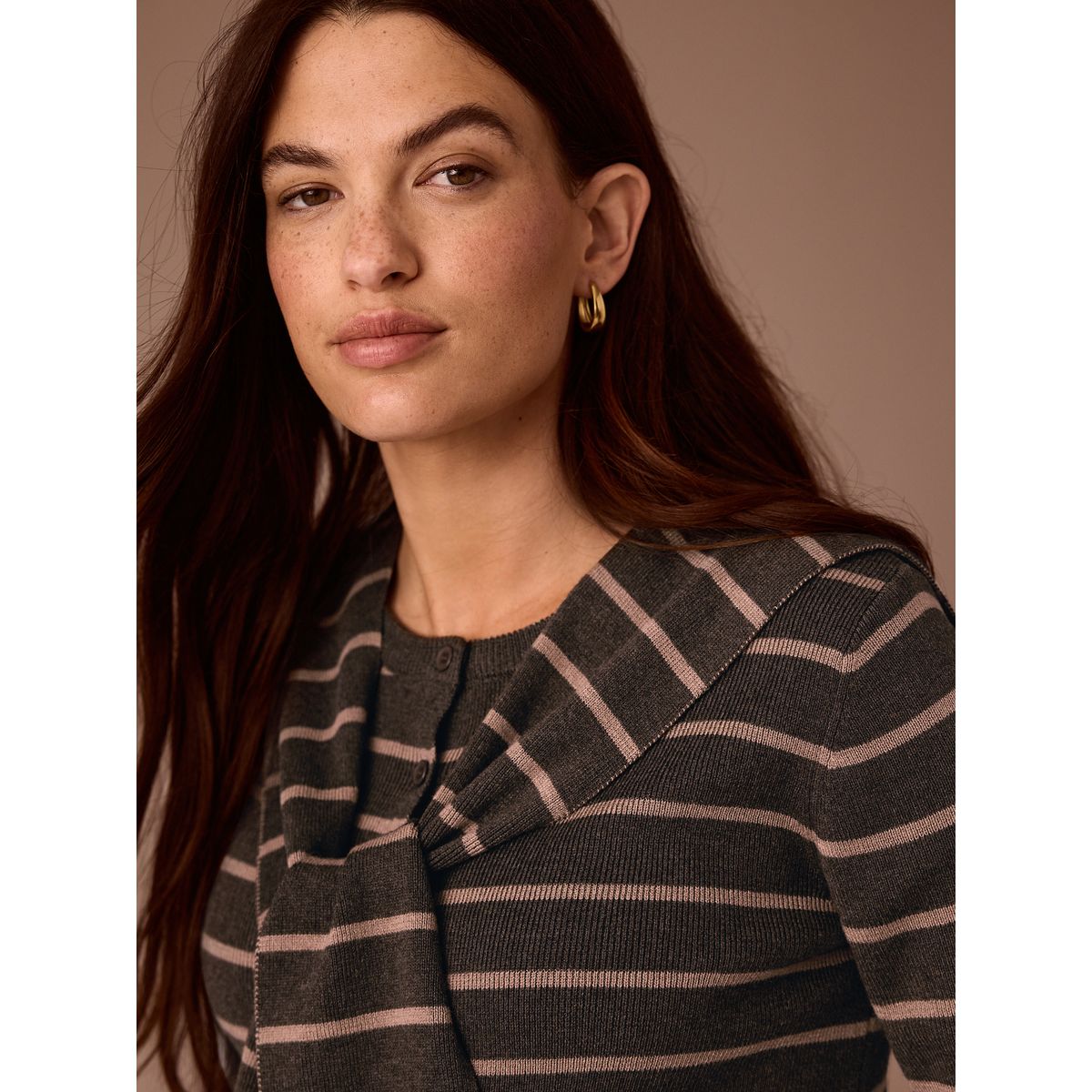 Cardigan rayé en laine mélangée maternité marron, NEXT