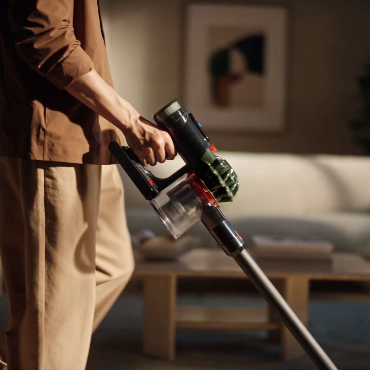Aspirateur balai V8 Cyclone couleur unique, DYSON