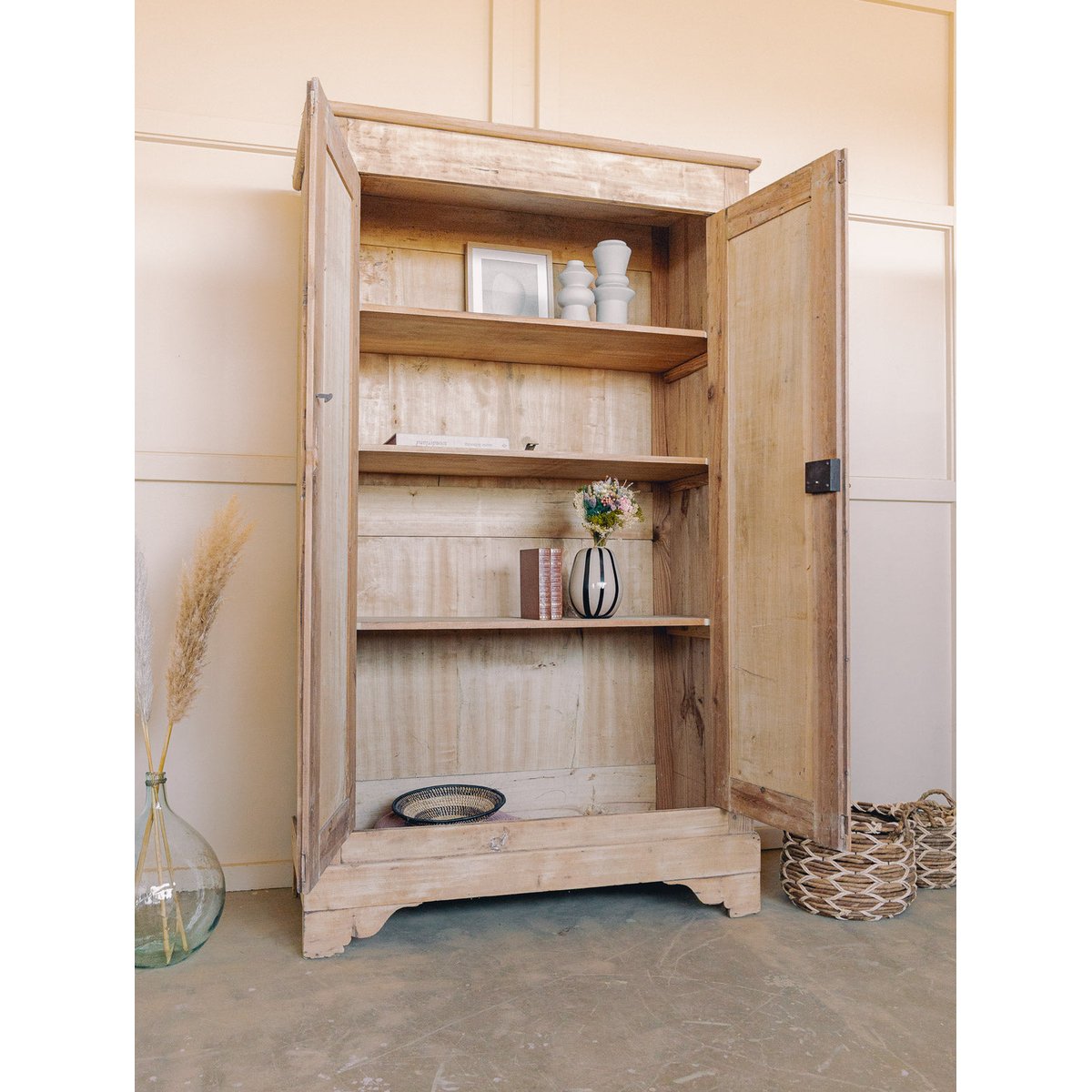Armoire de campagne en bois clair rénovée Blandine N°501 - Bon état bois clair, DEBONGOUT