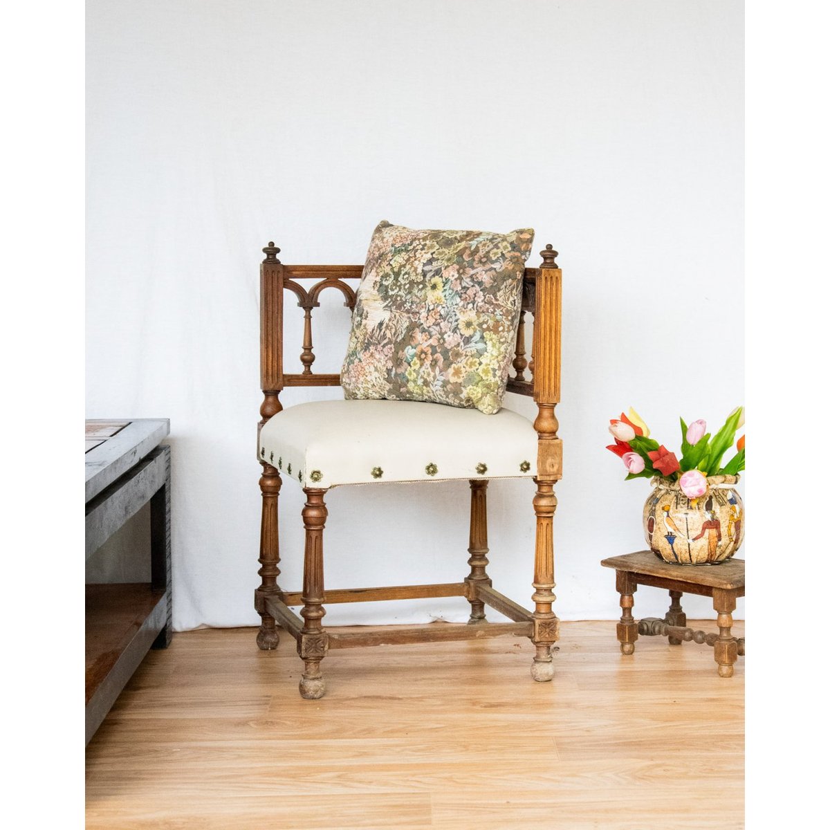 Chaise d'angle en cuir Claude N°882 - Bon état crème, DEBONGOUT