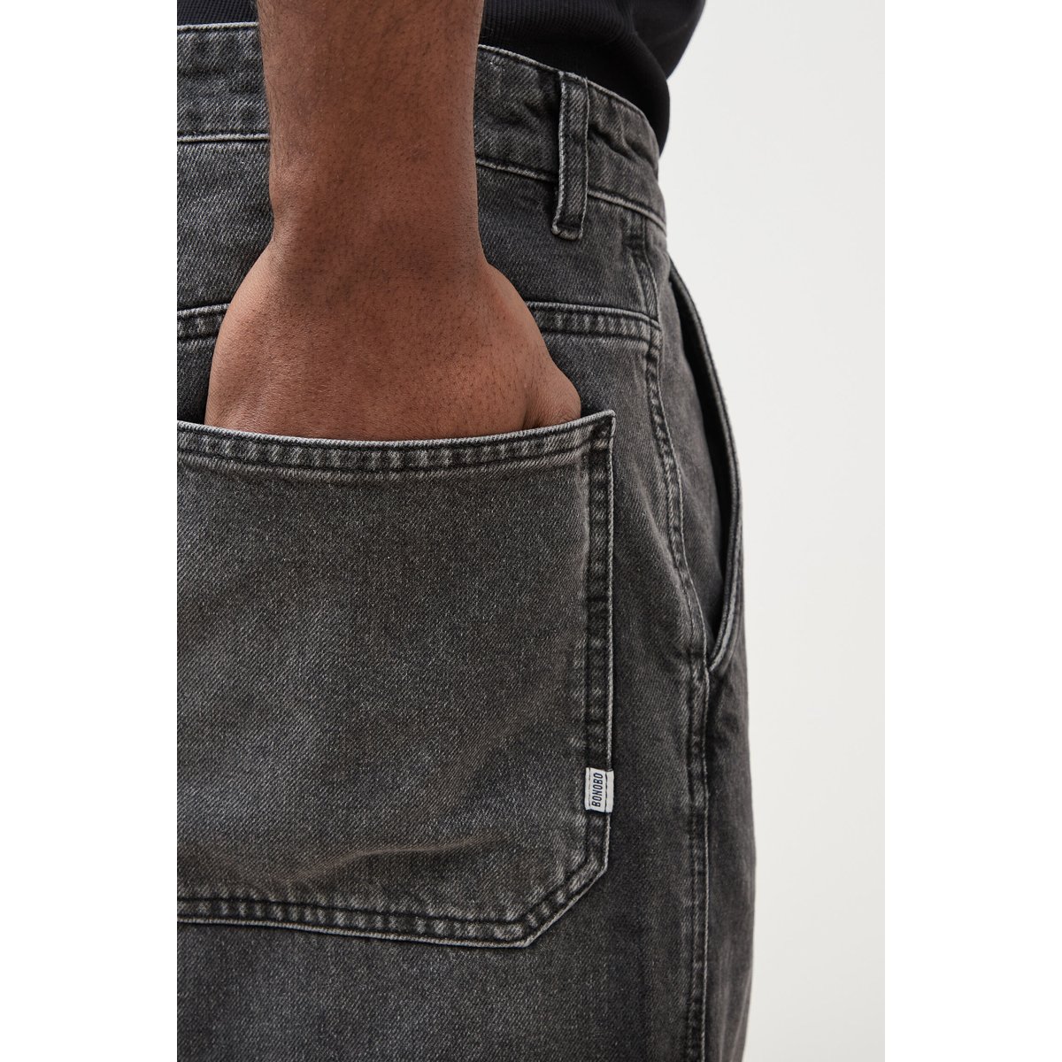 Jeans loose longueur 32 en coton denim noir, BONOBO