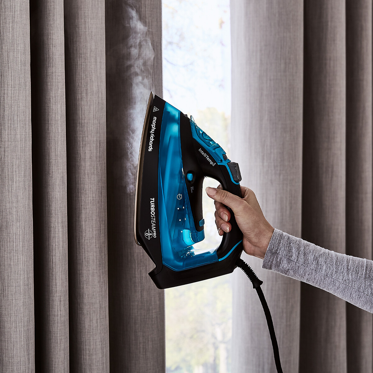 Turbosteam Pro 3100W Digital Intellitemp Iron - 303210 blue, MORPHY RICHARDS