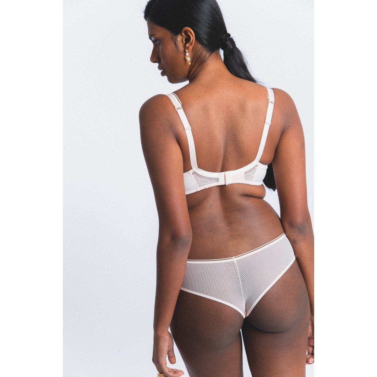 Soutien-gorge corbeille grande taille en broderie INTUITION quartz, MAISON LEJABY