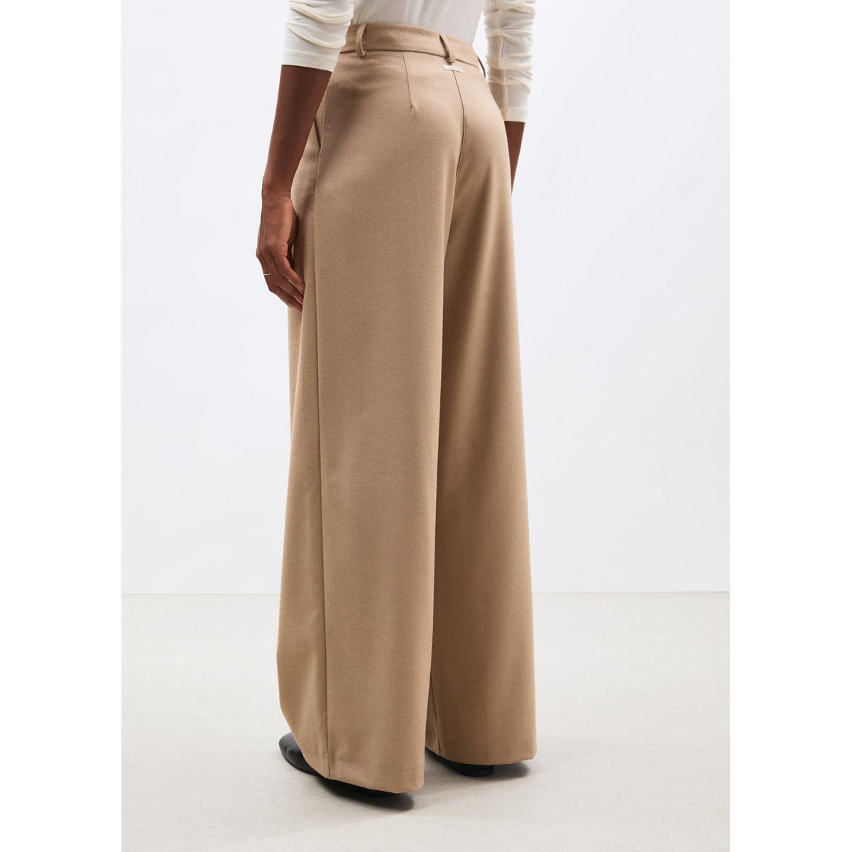 Pantalon large en flanelle sable, HUMILITY