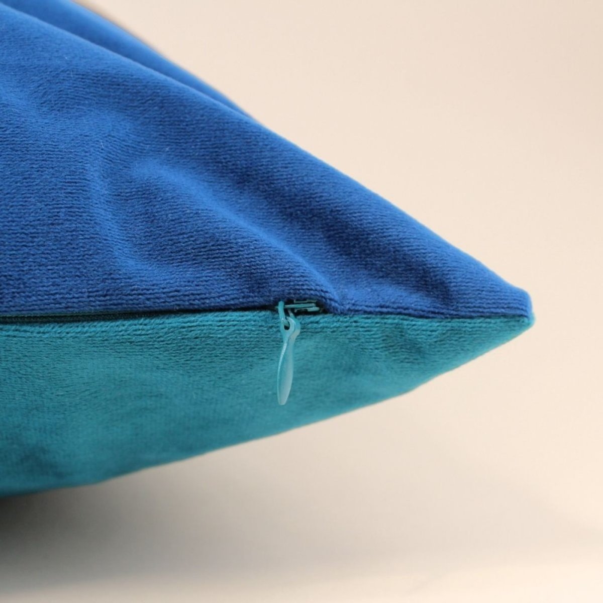 Coussin en velours et 40cm bleu, ORNAMI